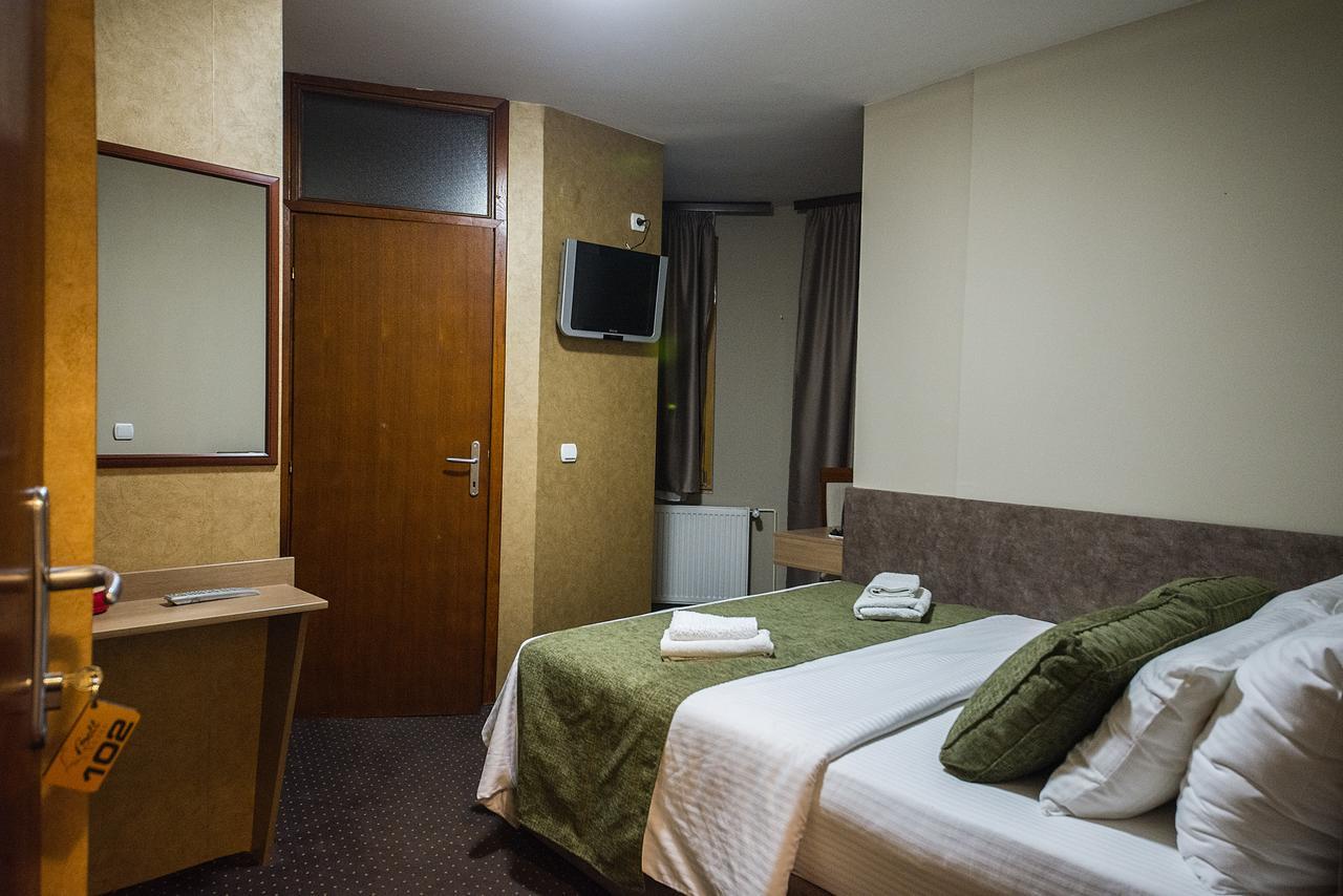 Hotel Bell Leskovac  Ngoại thất bức ảnh